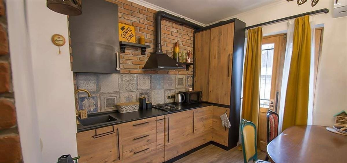 3 Bedroom Apartment For Rent On Mtatsminda