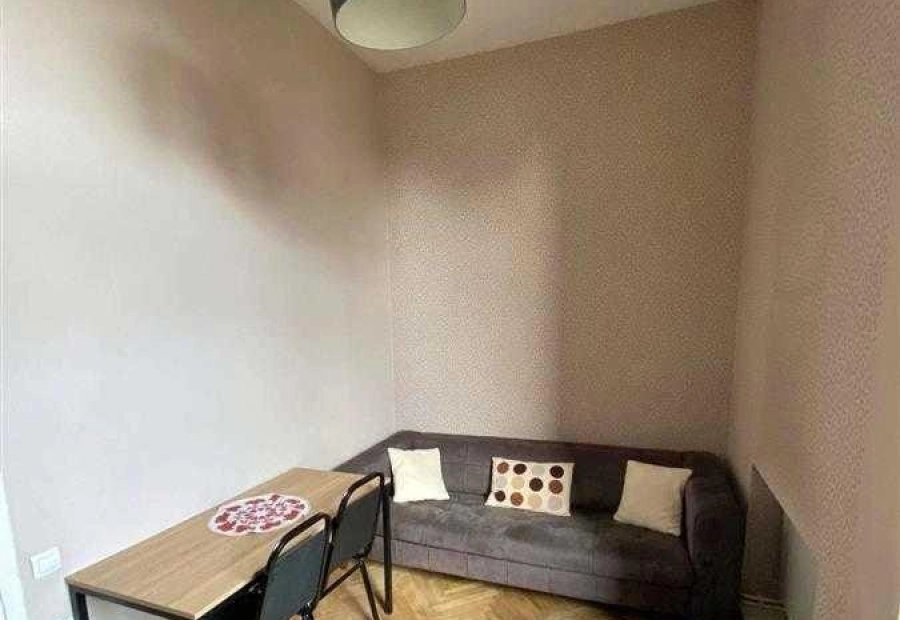 One Bedroom Apartment For Rent On Vera